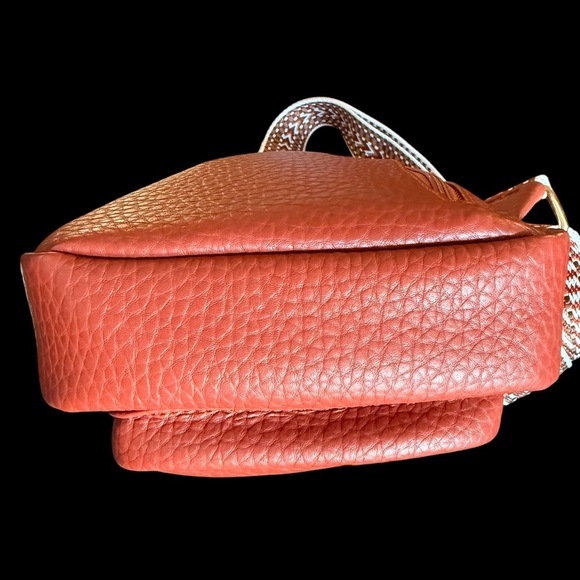 New Red Crossbody Sling Bag With Adjustable Guitar Strap Multiple Zip Pockets - Picture 3 of 12